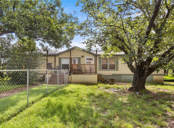 830 Pearce Drive, Pottsboro, TX 75076