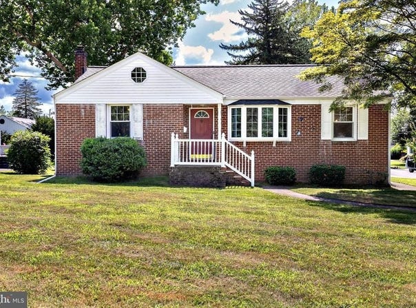 427 W MAPLE AVENUE, LAUREL SPRINGS, NJ 08021