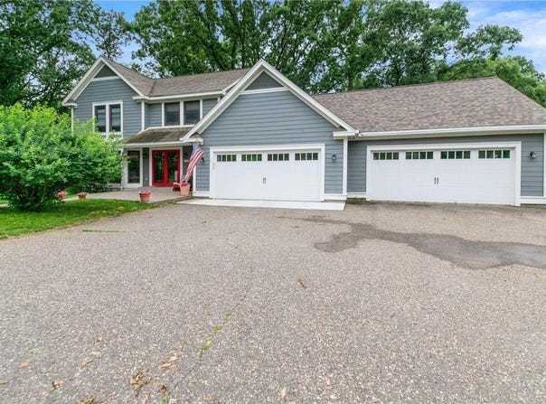 523 Knollwood Drive, Hudson, WI 54016