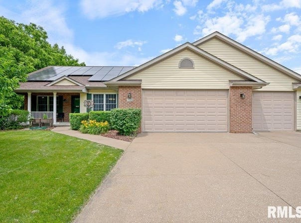 325 WOODLAND Drive, Andalusia, IL 61232