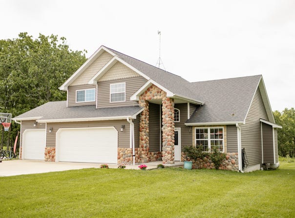 12048 State Highway 32, Roby, MO 65557