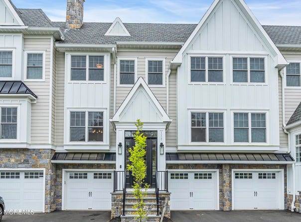 111 Eagle Way, Eatontown, NJ 07724