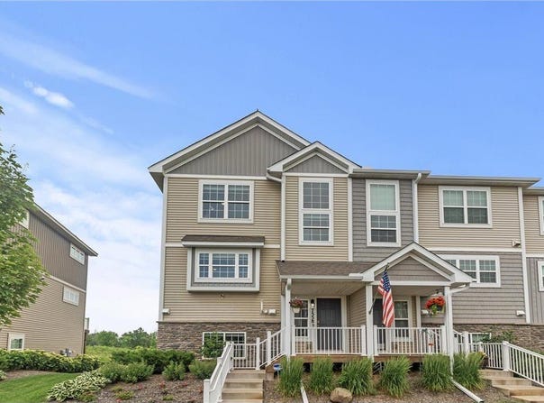 7558 Woods Edge Boulevard, Lino Lakes, MN 55014