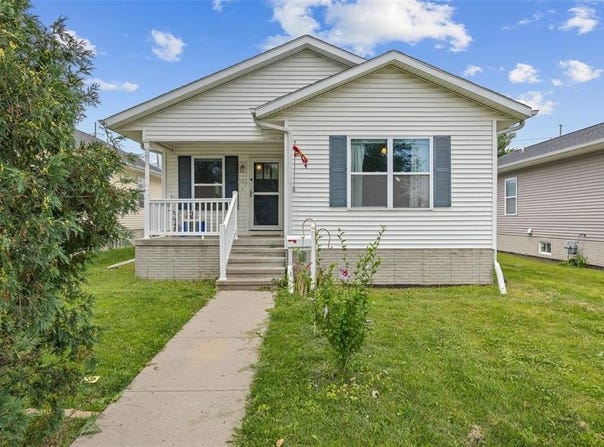 806 10th Street SW, Cedar Rapids, IA 52404