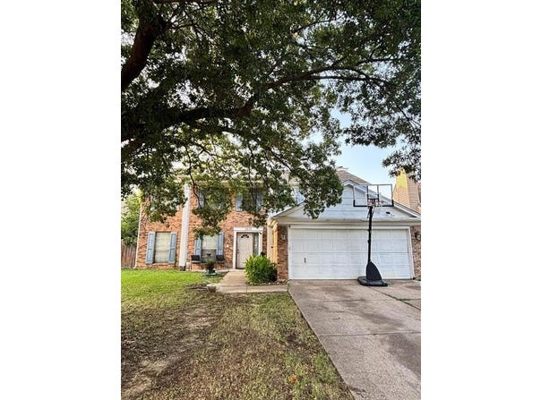 2630 Winslow Drive, Grand Prairie, TX 75052