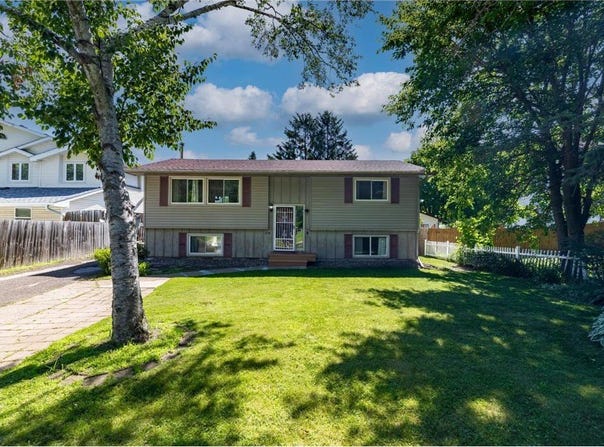 1958 6th Street N, North Saint Paul, MN 55109