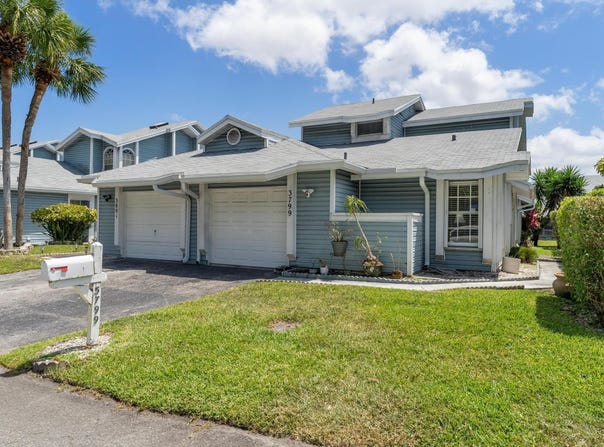 3799 Island Club Circle E, Lake Worth, FL 33462