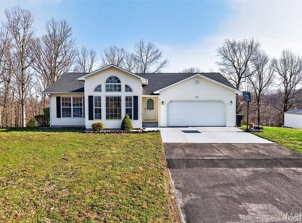 115 Saw Mill Road, St Robert, MO 65584