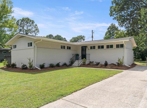 208 WOODSIDE DRIVE, IRONDALE, AL 35210