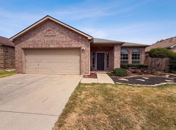 12609 Black Cherry Lane, Fort Worth, TX 76040