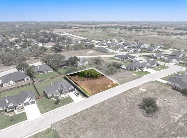 112 Ash Parkway, La Vernia, TX 78121