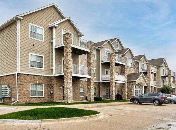 8350 Ep True Parkway unit: 4104, West Des Moines, IA 50266