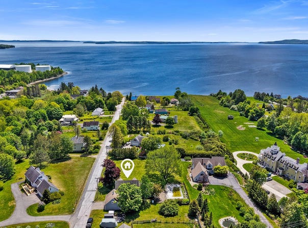3 Navy Street, Searsport, ME 04974