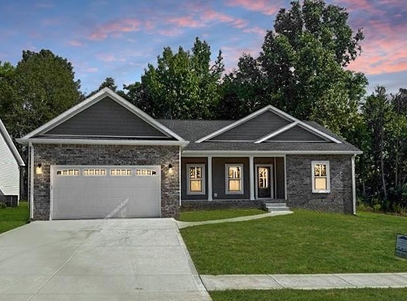 96  Greystone Dr, Madisonville, KY 42431