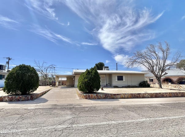 215 W Greenwich Road, Kearny, AZ 85137