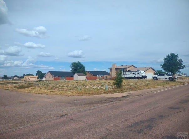 711 E Hahns Peak Ave, Pueblo West, CO 81007