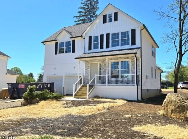 521 Parkwood Ct, Phillipsburg Town, NJ 08865