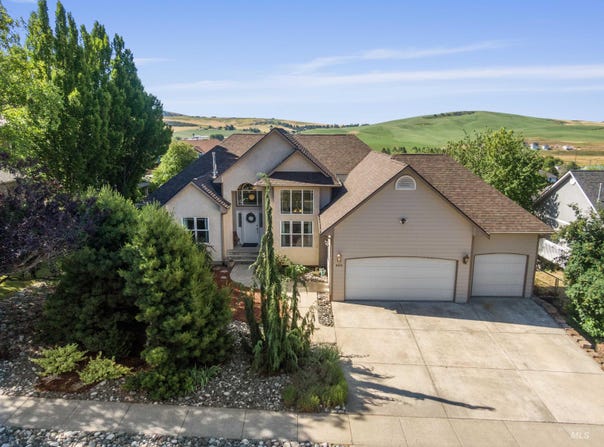 655 Conestoga Drive, Moscow, ID 83843