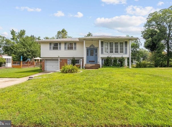 19 STEVENS DRIVE, DELRAN, NJ 08075