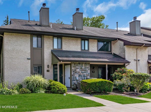 39 Hampshire Drive, Plainsboro, NJ 08536
