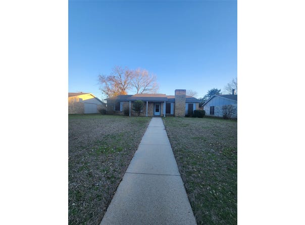 1310 Oakbluff Drive, Lancaster, TX 75146