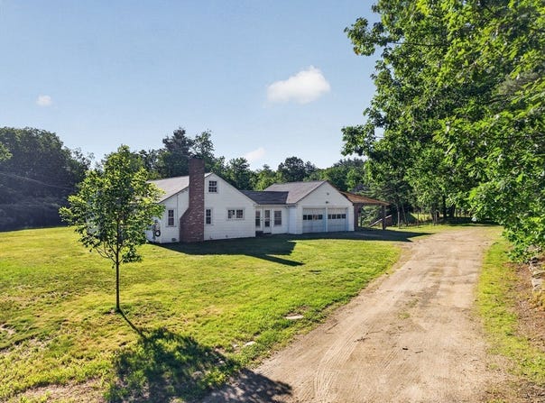 4 Hamilton Hill Rd, Townsend, MA 01474