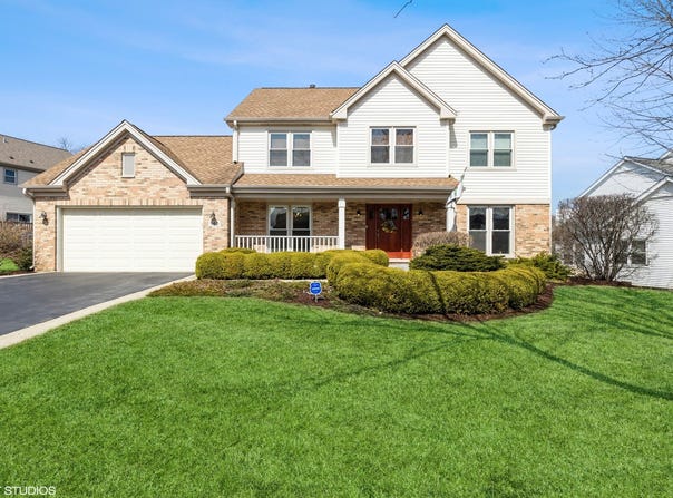 940 Ambria Drive, Mundelein, IL 60060