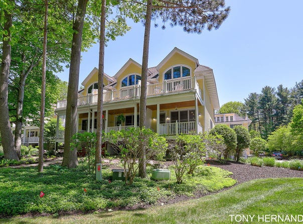 10505 Pinecone Trail, South Haven, MI 49090
