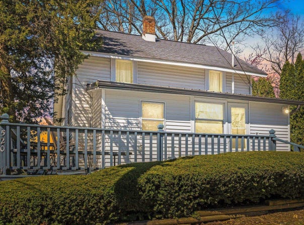 520 Lane 120 Hamilton Lake, Hamilton, IN 46742