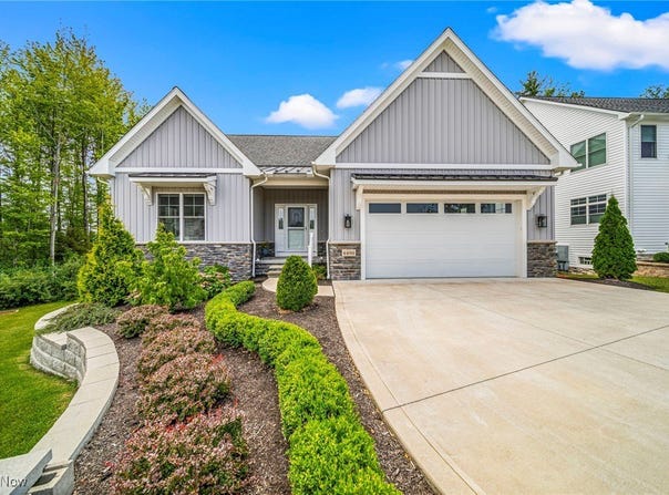 6490 S Cobblestone Road, Mayfield Village, OH 44143