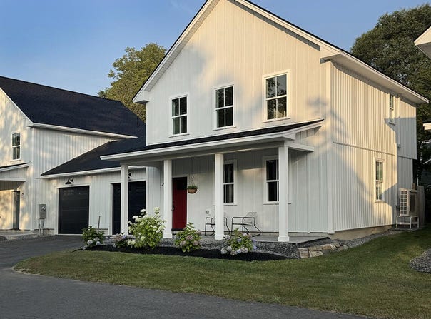 25 Magnolia Lane, Gardiner, ME 04345