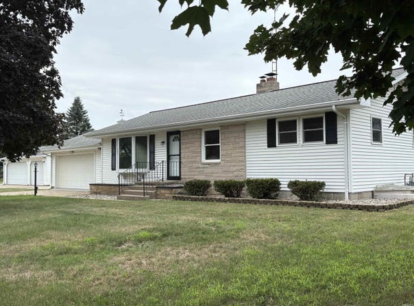 1403 Lakeview Boulevard, Warsaw, IN 46580