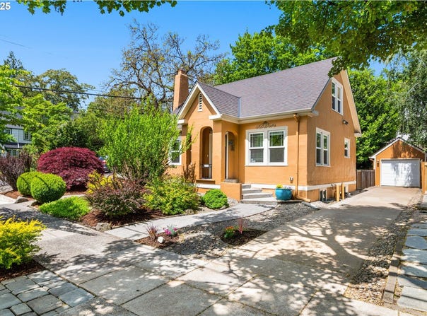 3305 NE SISKIYOU ST, Portland, OR 97212