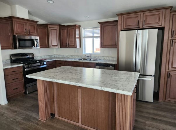 22899 Byron Rd., Crestline, CA 92325
