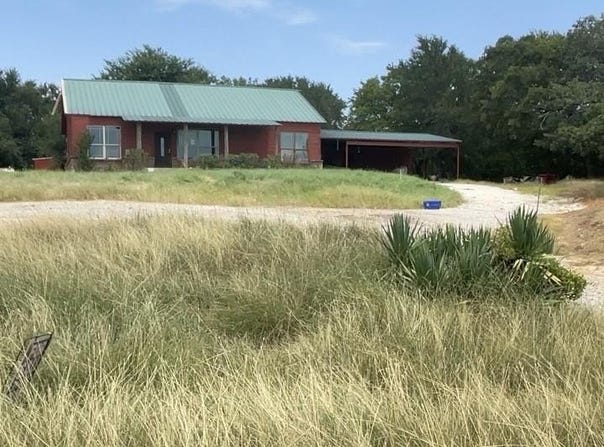 1345 Oak Hill Road, Valley View, TX 76272
