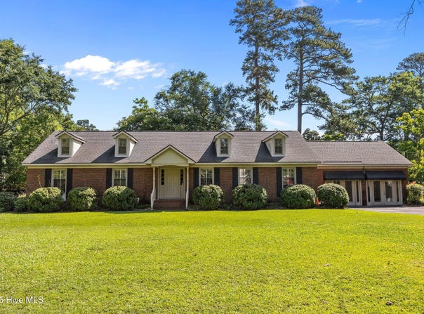 1909 Pawnee Drive, Kinston, NC 28504