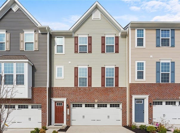 4006 N Steels Circle, Stow, OH 44224