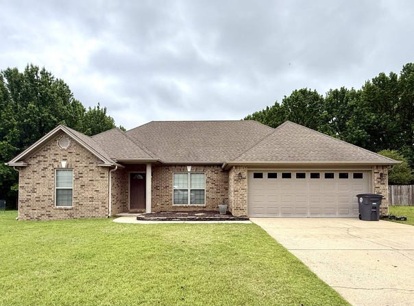 84 Rebecca Lane, Searcy, AR 72143