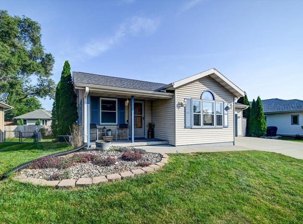 928 Acker Parkway, DeForest, WI 53532