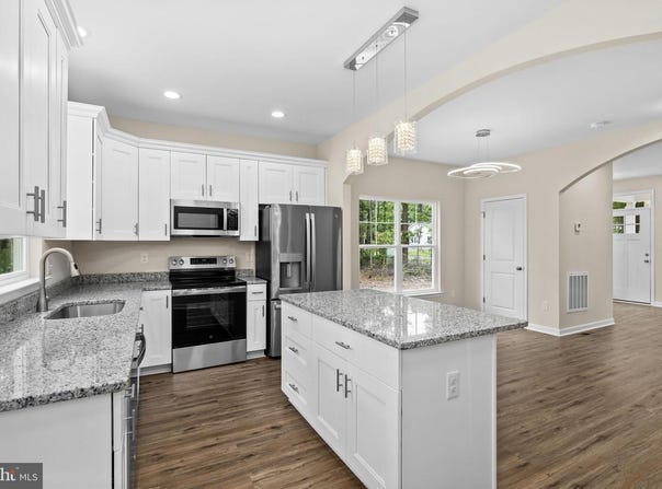 141 YORKTOWN Boulevard, LOCUST GROVE, VA 22508