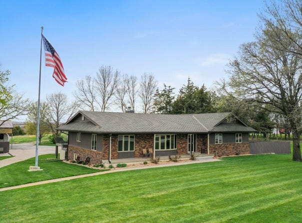 2129 H Street, Fairbury, NE 68352