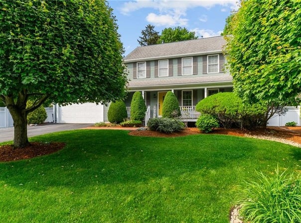 75 6th Avenue, East Greenwich, RI 02818