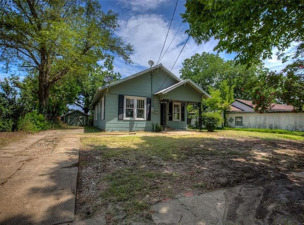 706 Sycamore Street, Commerce, TX 75428
