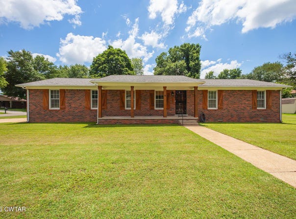 102 Fox Ridge Road, Jackson, TN 38305