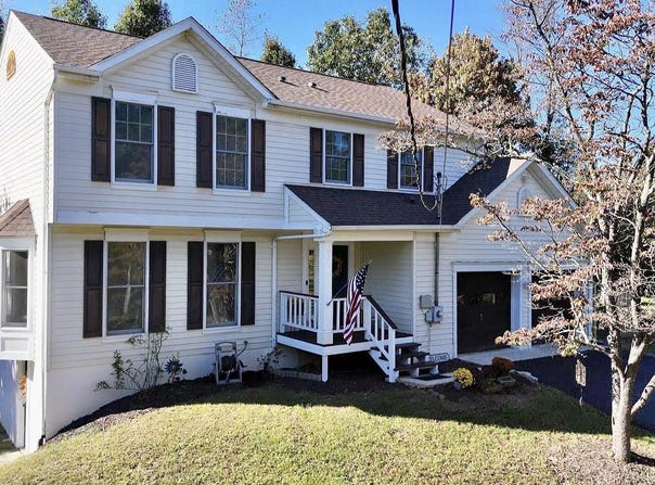 805 BUTTS MILL Road, HEDGESVILLE, WV 25427