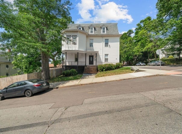114 Prospect St, Fall River, MA 02720