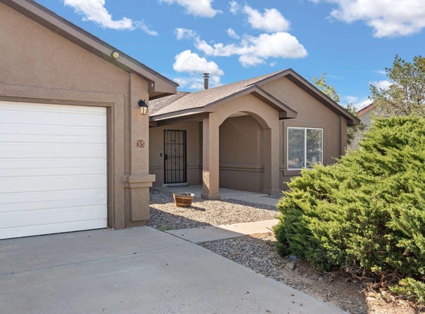 35 MILTON Loop, Los Lunas, NM 87031
