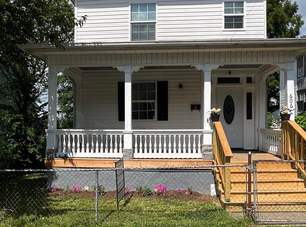 606 WINTHROP ST, STAUNTON, VA 24401