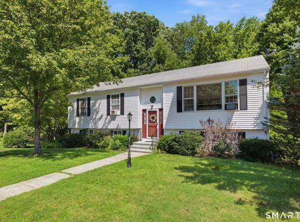 25 Samantha Lane, Madison, CT 06443