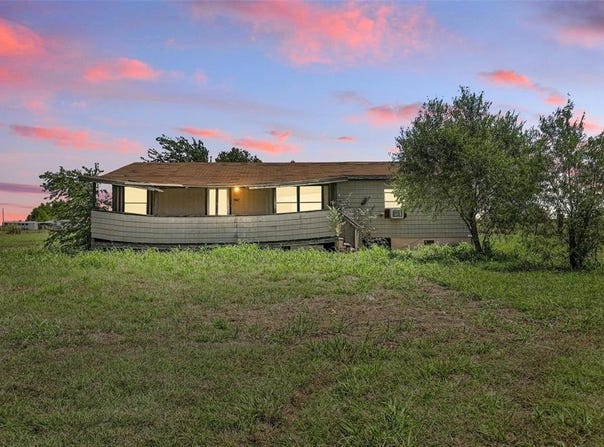 9917 S Hwy 171, Grandview, TX 76050